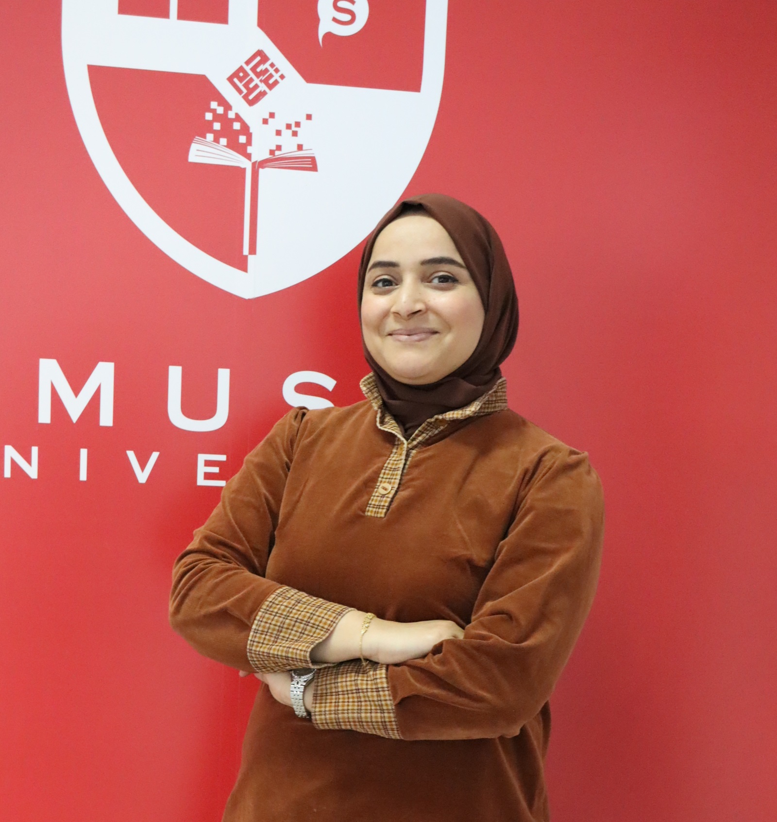 An experienced adjunct professor teaching Data Science and Artificial Intelligence at MUST University Tunisia